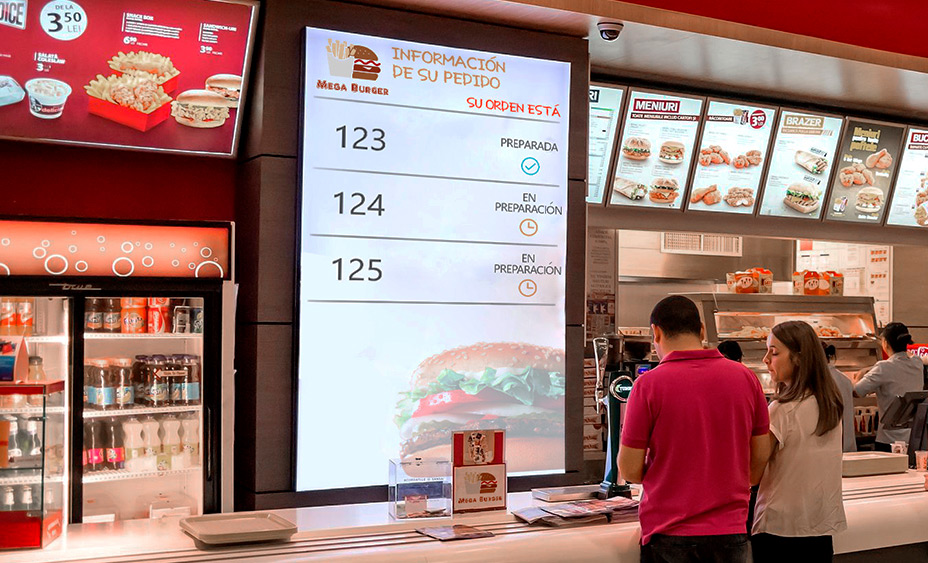 Pantalla informativa de pedidos a cliente en Fast Food
